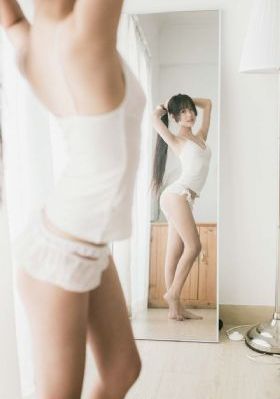 日韩女袜子_国产无码网页在线观看